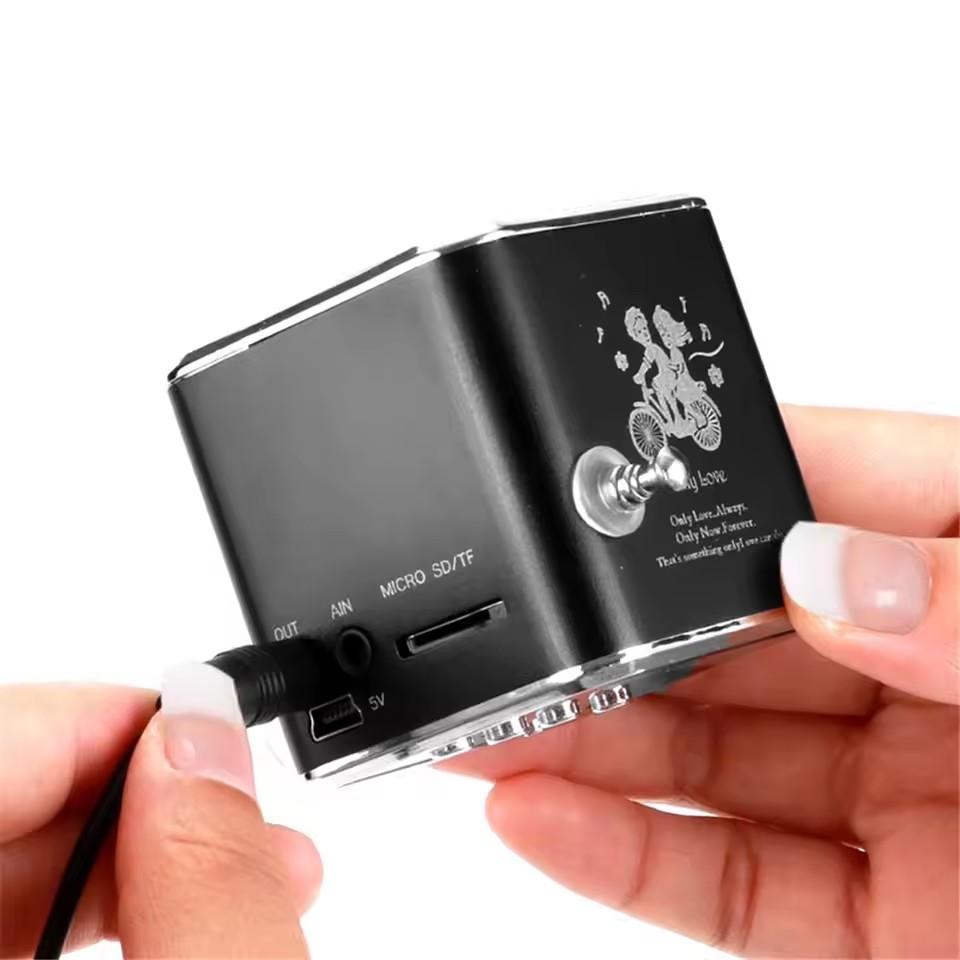 مكبر صوت لاسلكي محمول بتقنية ا - مراجعة Audio Music Center وسعره